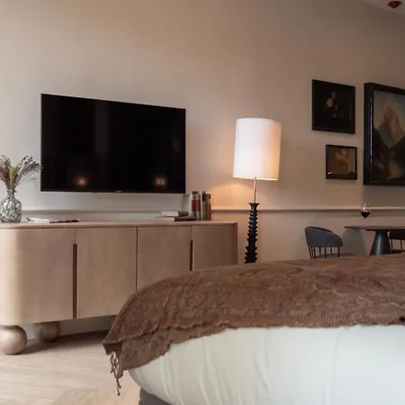 Boada Riera - The Roomsbyreini * Terrassa