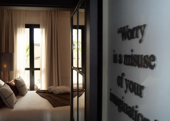 Boada Riera - The Roomsbyreini * 特拉萨