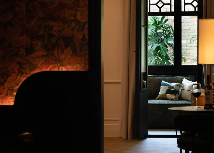 Boada Riera - The Roomsbyreini *